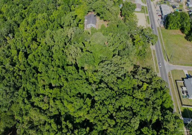 Photo 2 of Land for sale at 136 E Johnson Ave, Pensacola, FL 32514 | MLS# 683140 | Listing updated on 2026-05-26