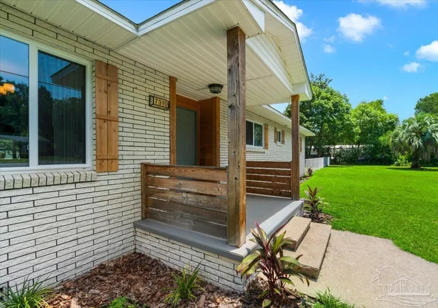 Photo 3 of Single family home for sale at 7310 W Jackson St, Pensacola, FL 32506 | MLS# 685404 | Listing updated on 2026-08-18