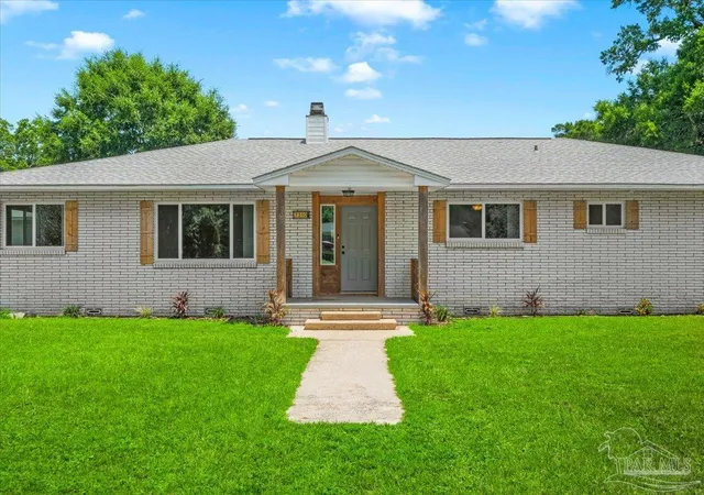 Photo 3 of Single family home for sale at 7310 W Jackson St, Pensacola, FL 32506 | MLS# 685404 | Listing updated on 2026-08-18