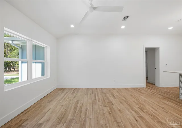 Photo 4 of Single family home for sale at 5456 Spruce St, Gulf Breeze, FL 32563 | MLS# 684487 | Listing updated on 2026-07-24