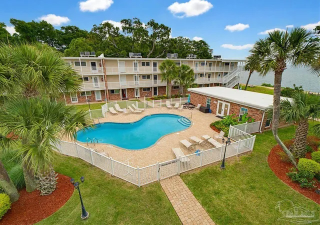 Homes for sale in Pensacola, FL | 710 Scenic Hwy #209, Pensacola, FL 32503 | MLS# 682186