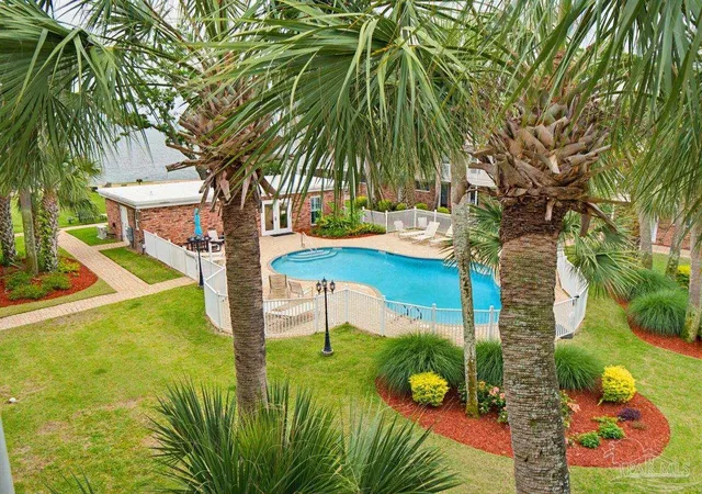 3rd image of 710 Scenic Hwy, Pensacola, FL 32503
