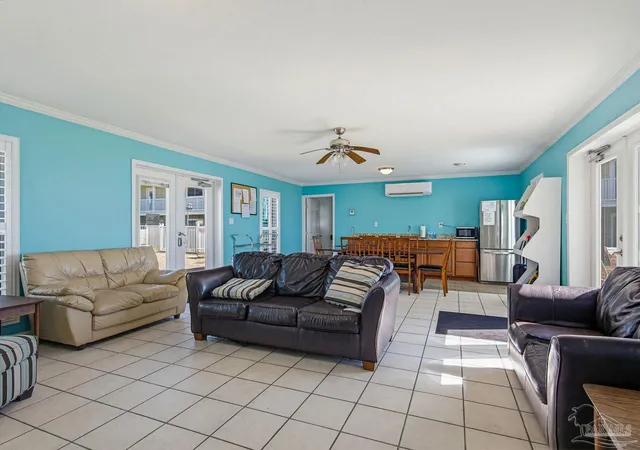 Homes for sale in Pensacola, FL | 710 Scenic Hwy, Pensacola, FL 32503 | Houzeo