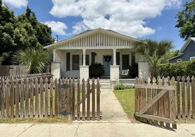 3rd image of 1012 E Strong St, Pensacola, FL 32501 | MLS# 682569