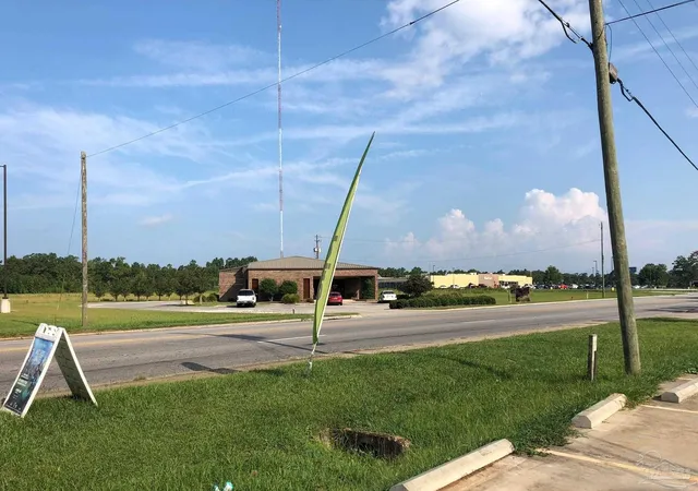 Photo 3 of Sale Pending at 614 N Main St, Atmore, AL 36502 | MLS# 667954 | Listing updated on 2026-08-10