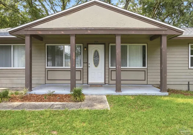 Photo 3 of Sale Pending at 4332 Wycliff Dr, Pensacola, FL 32514 | MLS# 685139 | Listing updated on 2026-09-06