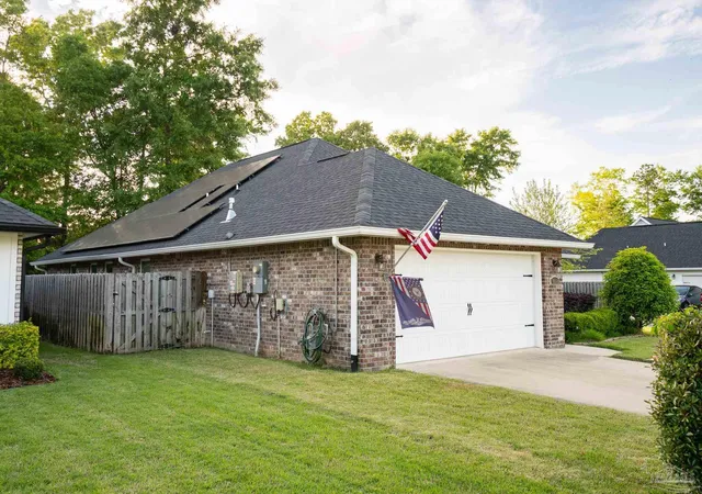 Photo 2 of Single family home for sale at 5614 Dunridge Dr, Milton, FL 32571 | MLS# 680989 | Listing updated on 2026-07-08