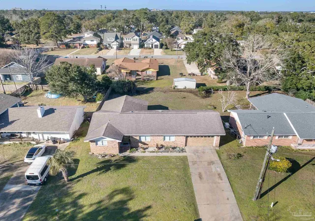 Photo 3 of Single family home for sale at 1308 E Hatton St, Pensacola, FL 32503 | MLS# 676990 | Listing updated on 2026-08-01