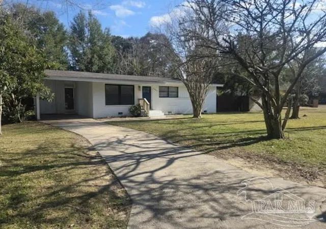 Homes for sale in Pensacola, FL | 6011 Greenwood Ln, Pensacola, FL 32504 | MLS# 682183