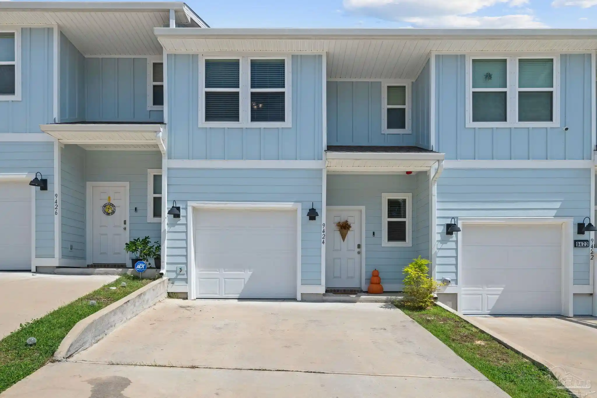 Townhouse for sale at 9424 Nature Crk Ln, Pensacola, FL 32526 | MLS# 690443