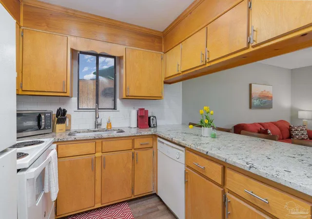 Photo 3 of Townhouse for sale at 2028 Americus Ave #5, Pensacola, FL 32507 | MLS# 679376 | Listing updated on 2026-08-17