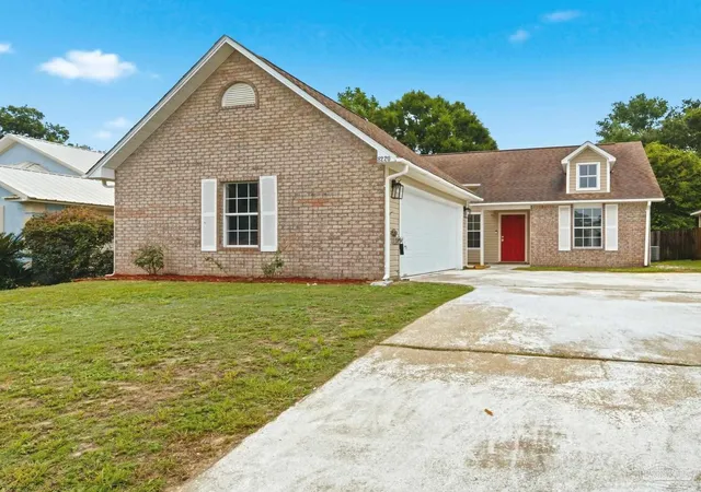 Photo 2 of Single family home for sale at 8220 Lode Star Ave, Pensacola, FL 32514 | MLS# 684553 | Listing updated on 2026-08-14