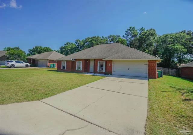 Homes for sale in Crestview, FL | 5264 Moore Loop, Crestview, FL 32536 | MLS# 680779