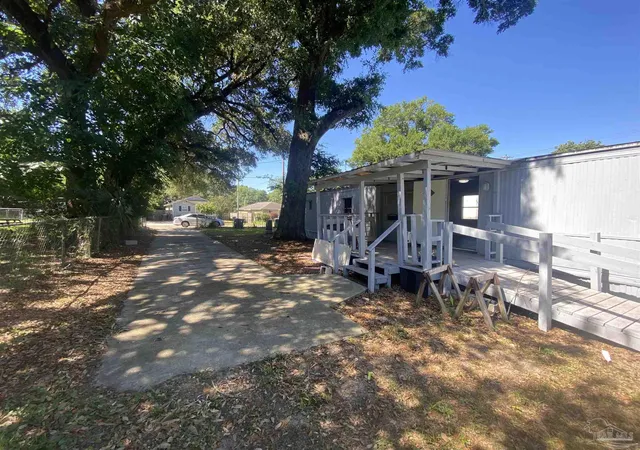 3rd image of 3914 W Mallory St, Pensacola, FL 32505 | MLS# 682823