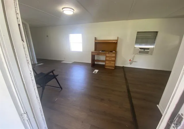 4th image of 3914 W Mallory St, Pensacola, FL 32505 | MLS# 682823