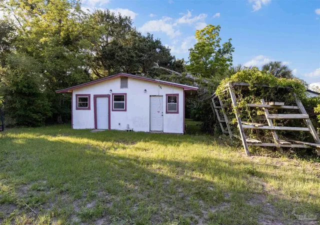 Photo 2 of Single family home for sale at 1206 W Brainerd St, Pensacola, FL 32501 | MLS# 682617 | Listing updated on 2026-07-20