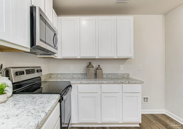 Photo 4 of Sale Pending at 6541 Firefly Dr, Milton, FL 32583 | MLS# 682093 | Listing updated on 2026-10-05
