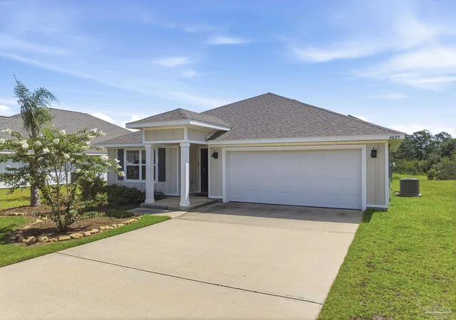 Photo 3 of Single family home for sale at 4029 Whitetail Ln, Pensacola, FL 32526 | MLS# 685210 | Listing updated on 2026-09-18
