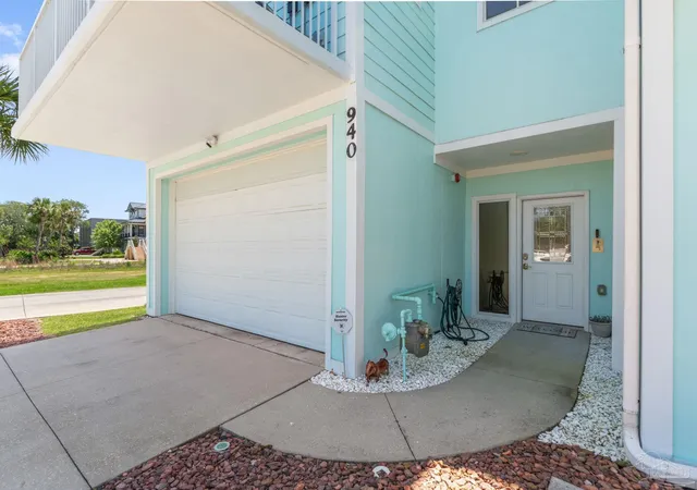 Photo 3 of Townhouse for sale at 940 Sound Harbor Cir, Gulf Breeze, FL 32563 | MLS# 681640 | Listing updated on 2026-09-23