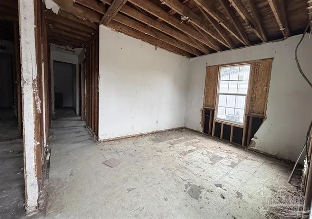 Photo 4 of Single family home for sale at 827 Michigan Ave, Pensacola, FL 32505 | MLS# 684774 | Listing updated on 2026-07-14