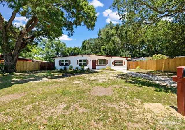 3rd image of 9 Edgemont Dr, Pensacola, FL 32506 | MLS# 683067