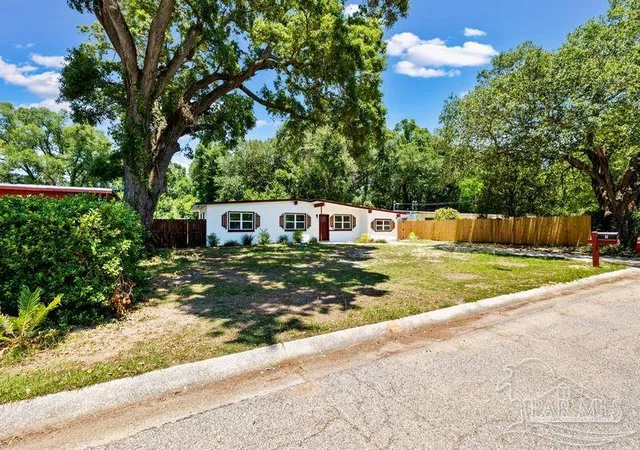 4th image of 9 Edgemont Dr, Pensacola, FL 32506 | MLS# 683067