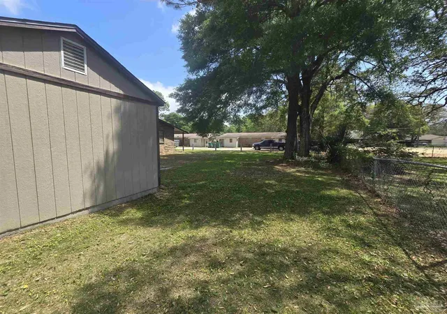 Homes for sale in Ft Walton Beach, FL | 818 Lark St, Fo Lark Ave, Ft Walton Beach, FL 32547 | Houzeo