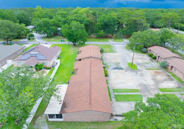Homes for sale in Ft Walton Beach, FL | 818 Lark St Fo Lark Ave, Ft Walton Beach, FL 32547