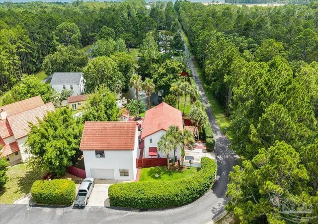 Photo 3 of Single family home for sale at 1834 W Smugglers Cvs Dr, Gulf Breeze, FL 32563 | MLS# 684742 | Listing updated on 2026-09-14