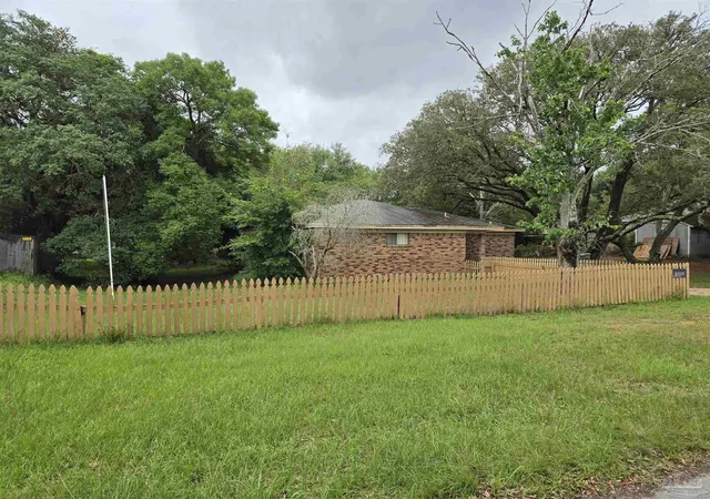 Photo 4 of Single family home for sale at 5802 Winifred Ave, Pensacola, FL 32507 | MLS# 682613 | Listing updated on 2026-09-17