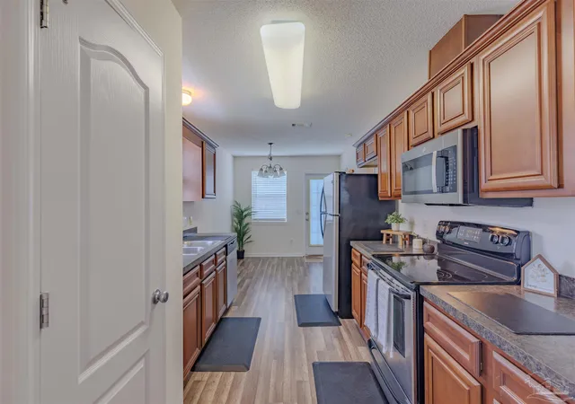 Photo 3 of Single family home for sale at 199 Creekview Dr, Pensacola, FL 32503 | MLS# 686358 | Listing updated on 2026-09-20