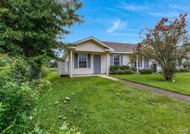 Photo 2 of Townhouse for sale at 9767 Cobblebrook Dr, Pensacola, FL 32506 | MLS# 688245 | Listing updated on 2026-08-29