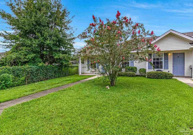 Photo 3 of Townhouse for sale at 9767 Cobblebrook Dr, Pensacola, FL 32506 | MLS# 688245 | Listing updated on 2026-08-29