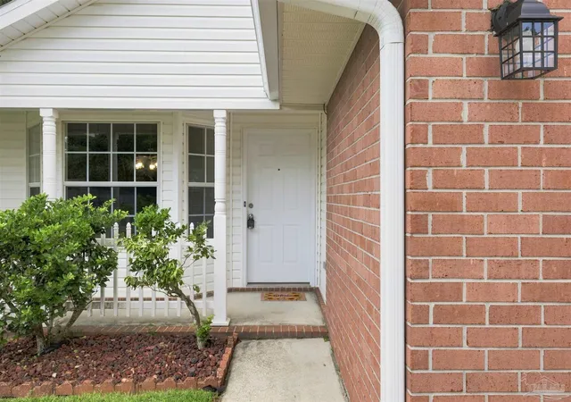 Photo 2 of Sale Pending at 5579 Sweetbirch Ln, Milton, FL 32583 | MLS# 687971 | Listing updated on 2026-09-04