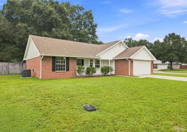Photo 2 of Sale Pending at 5579 Sweetbirch Ln, Milton, FL 32583 | MLS# 687971 | Listing updated on 2026-09-04