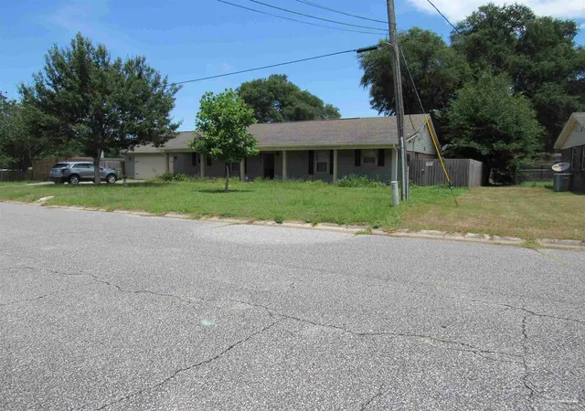 Photo 3 of Single family home for sale at 8364 Stanton Pl, Pensacola, FL 32526 | MLS# 685736 | Listing updated on 2026-08-10
