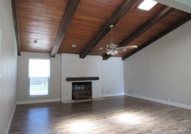 Photo 4 of Single family home for sale at 8364 Stanton Pl, Pensacola, FL 32526 | MLS# 685736 | Listing updated on 2026-08-10