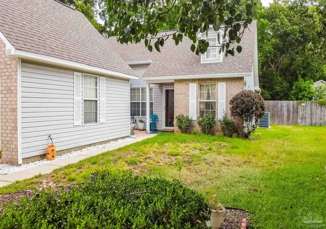 3rd image of 332 Mirabelle Dr, Pensacola, FL 32514 | MLS# 685633