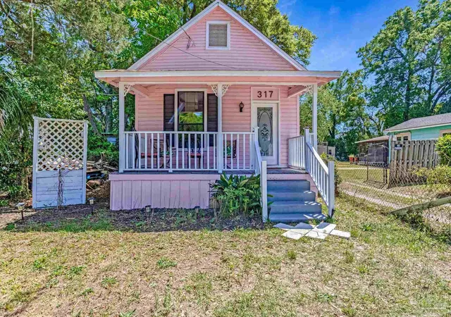 Photo 1 of Single family home for sale at 317 E Lee St, Pensacola, FL 32503 | MLS# 680723 | Listing updated on 2026-09-15