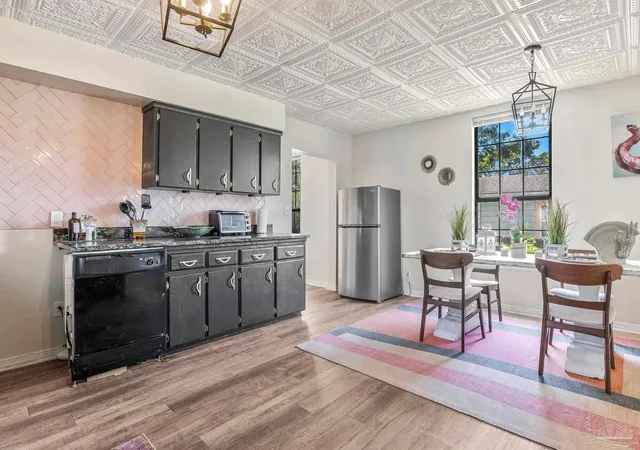 Photo 3 of Single family home for sale at 317 E Lee St, Pensacola, FL 32503 | MLS# 680723 | Listing updated on 2026-09-15