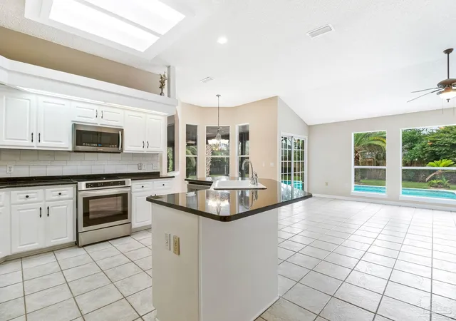 Photo 2 of Single family home for sale at 1175 Mary Kate Dr, Gulf Breeze, FL 32563 | MLS# 683312 | Listing updated on 2026-07-23