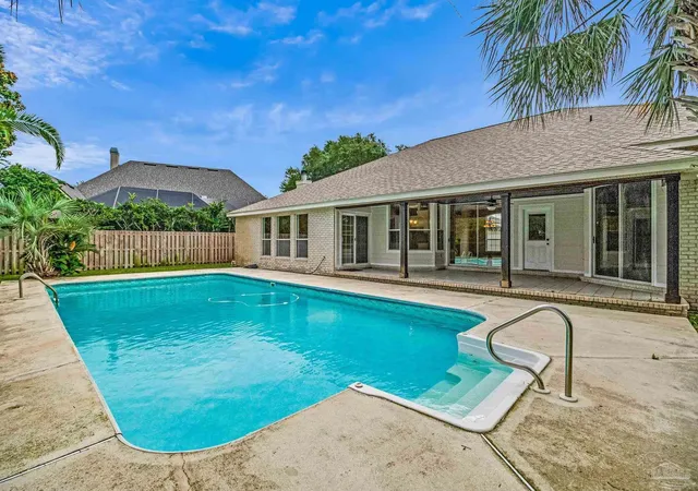 Photo 3 of Single family home for sale at 1175 Mary Kate Dr, Gulf Breeze, FL 32563 | MLS# 683312 | Listing updated on 2026-07-23