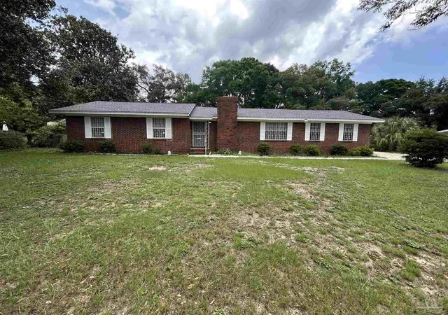 Photo 1 of Single family home for sale at 2820 Bayview Way, Pensacola, FL 32503 | MLS# 685401 | Listing updated on 2026-08-22