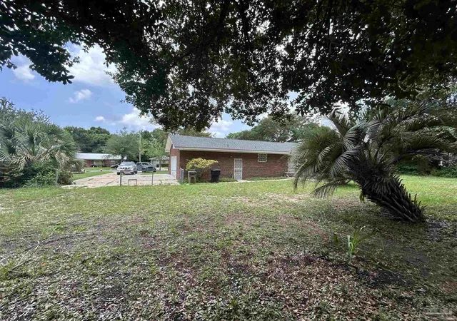 Photo 4 of Single family home for sale at 2820 Bayview Way, Pensacola, FL 32503 | MLS# 685401 | Listing updated on 2026-08-22