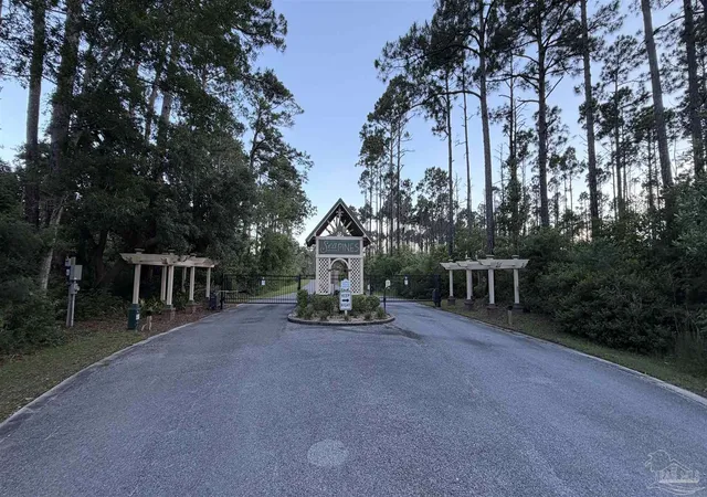 8th image of 1062 Oyster Bay Dr, Milton, FL 32583 | MLS# 683143