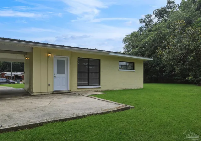 Homes for sale in Pensacola, FL | 101 Vanderbilt Rd, Pensacola, FL 32506 | MLS# 685337