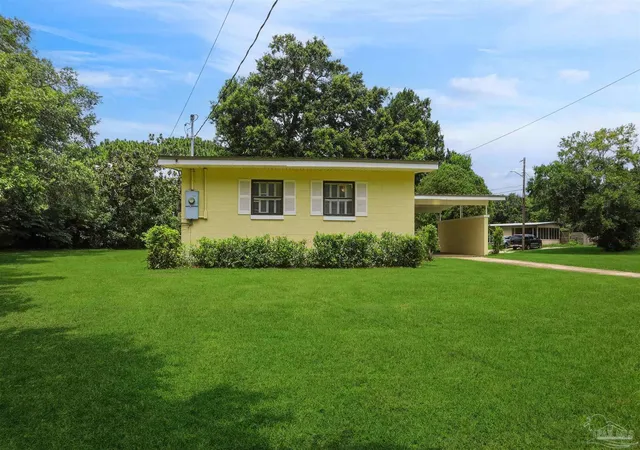 Homes for sale in Pensacola, FL | 101 Vanderbilt Rd, Pensacola, FL 32506 | MLS# 685337