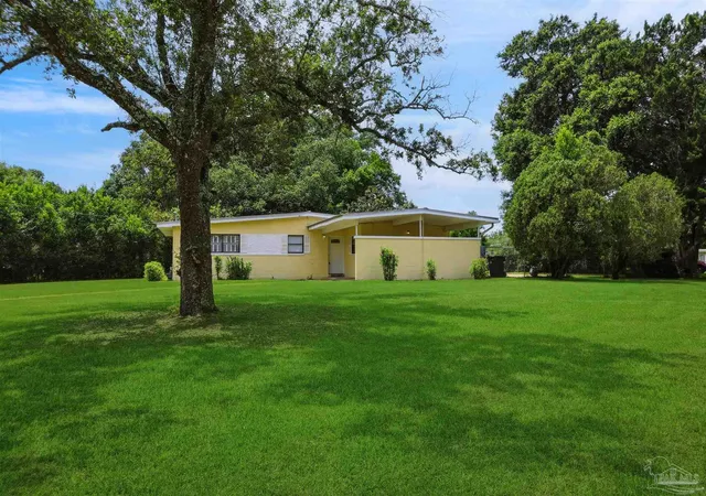 Homes for sale in Pensacola, FL | 101 Vanderbilt Rd, Pensacola, FL 32506 | MLS# 685337