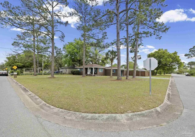 3rd image of 1801 E Cross St, Pensacola, FL 32503 | MLS# 680226