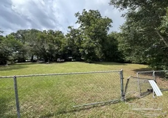 3rd image of 1301 N V St, Pensacola, FL 32505 | MLS# 671718